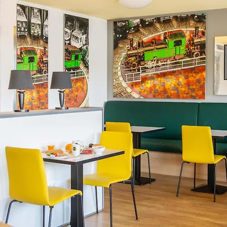 Augsburg-sued מלון