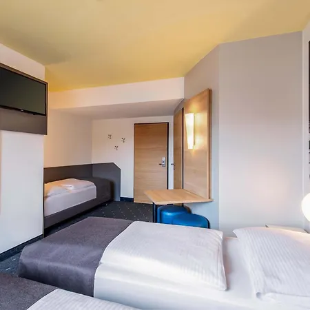 Szálloda Augsburg-sued 3*